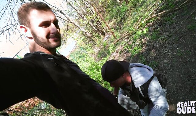 men In Public 49 - Skatepark - pink hole Enjoy