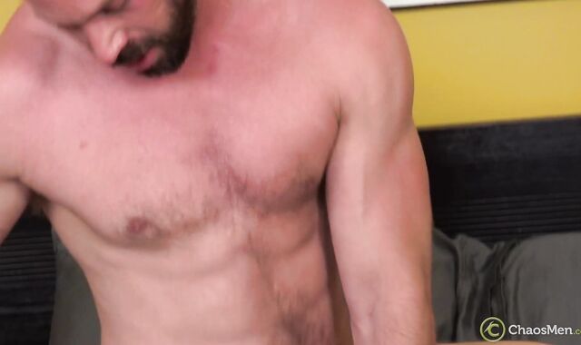 ChaosMen: Euro Griffin Barrows sans a condom rectal pulverizing