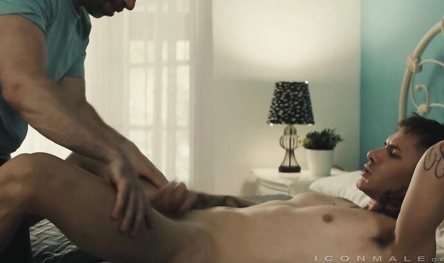 IconMale.com: Stuffing rock-hard beside tatted yankee parent