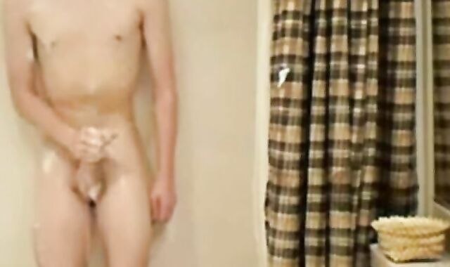 Shower Time for Cute Twink on Webcam