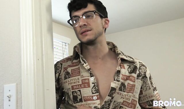 naked Cruising - Wolf tear up