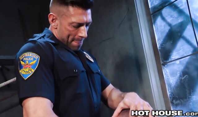 HotHouse Cop Caught Macho Troublemaker And bonks Him