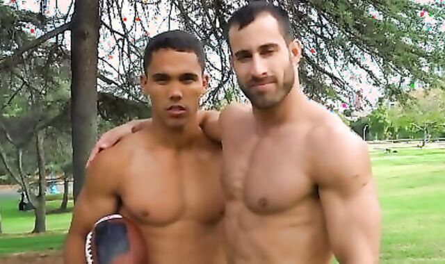 Murray & Randy: condom-free - African vid