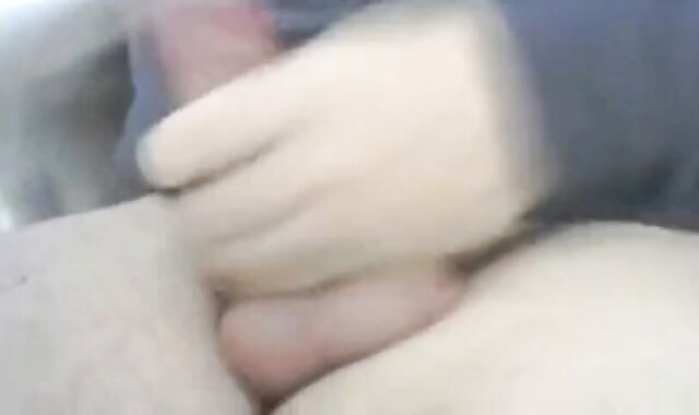 Big-daddy stroking & spilling on webcam