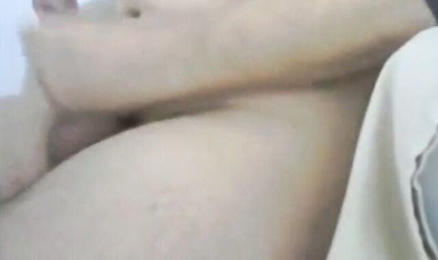 Big-daddy stroking & spilling on webcam
