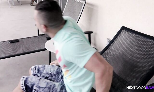 NextDoorRaw: Johnny Riley with Danny Gunn sans a condom jaws drill