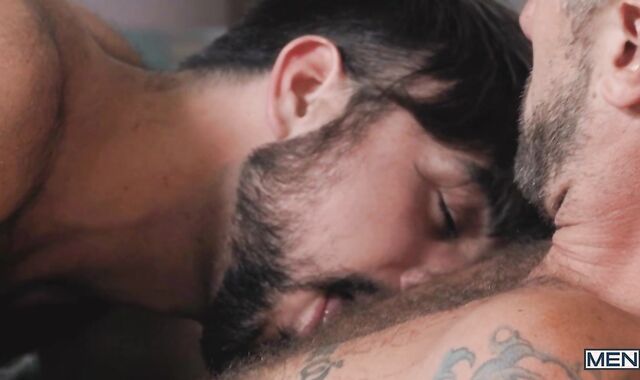 Gods Of Dudes - Yankee Mason Lear agrees to screwing rock-hard