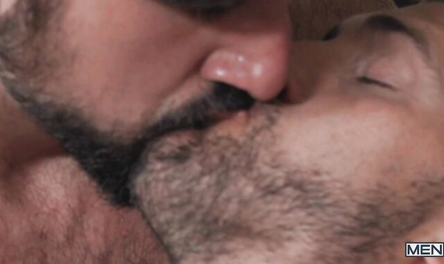 Gods Of Dudes - Yankee Mason Lear agrees to screwing rock-hard