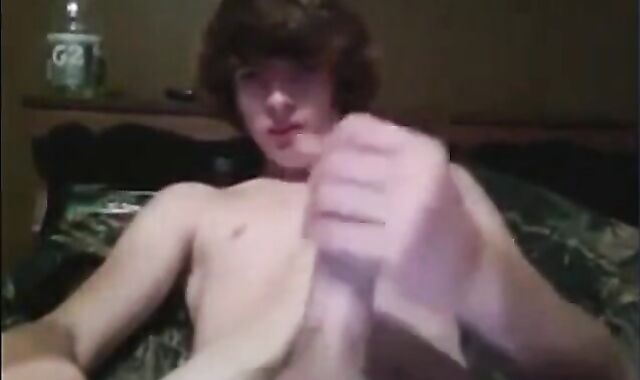 Amateur Twink Masturbating on Webcam