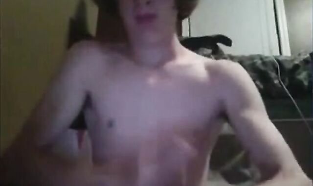 Amateur Twink Masturbating on Webcam