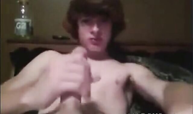 Amateur Twink Masturbating on Webcam