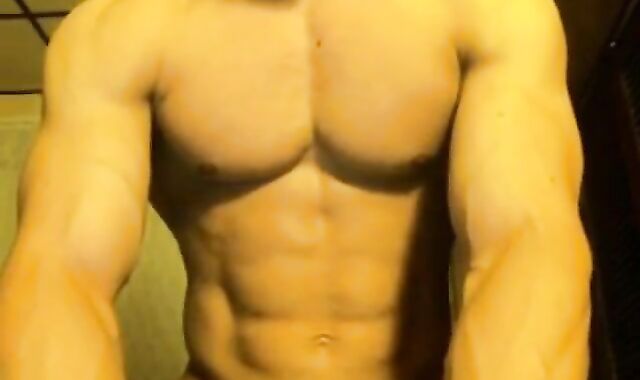 Muscle Men Showing Off - Big Cocks on Cam