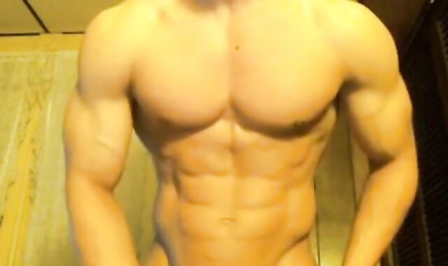 Muscle Men Showing Off - Big Cocks on Cam