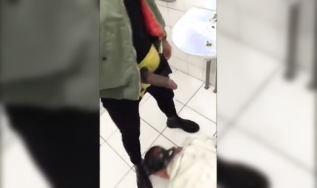 Daddy's Piss Drinking Twink in the Locker Room 2