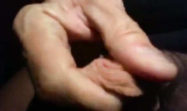 Homemade Masturbation: Cumming in Foreskin