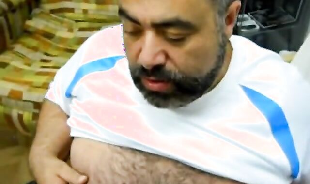 Amateur Bear Daddy Sucking Cock