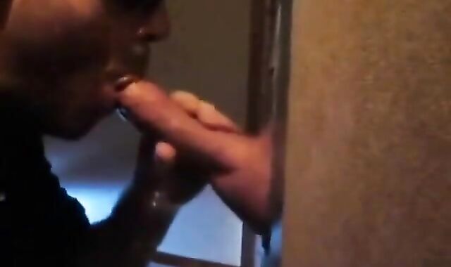 Big Cock Glory Hole Fun: Amateur Blowjob & Cum Swallow