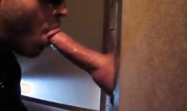 Big Cock Glory Hole Fun: Amateur Blowjob & Cum Swallow