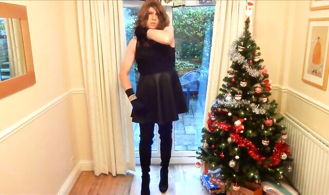 Christmas Wanking in Thigh-High Boots