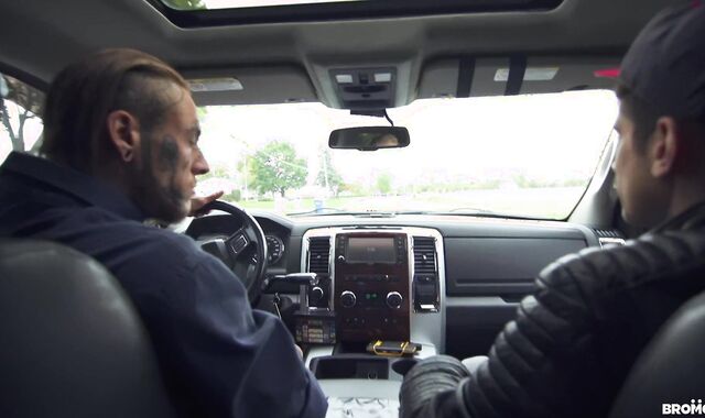 nude Tow Service - Pierre Fitch and Bo Sinn Yankee Orgy