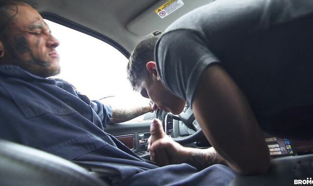 nude Tow Service - Pierre Fitch and Bo Sinn Yankee Orgy