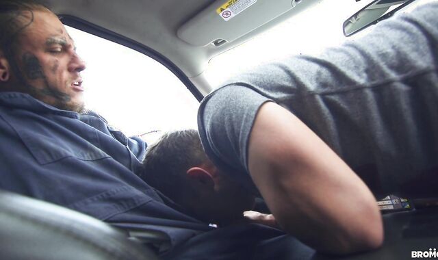 nude Tow Service - Pierre Fitch and Bo Sinn Yankee Orgy