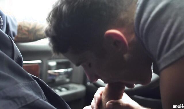 nude Tow Service - Pierre Fitch and Bo Sinn Yankee Orgy