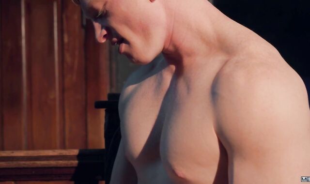 DrillMyHole - Kyle Connors pummels fag Vinny Blackwood indoor