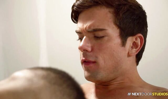 Next Door Originals - Tatted homo Dakota Payne likes drilling