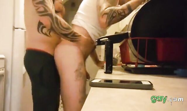 Bareback Quickie Before Dinner with My Amateur Hunk 3