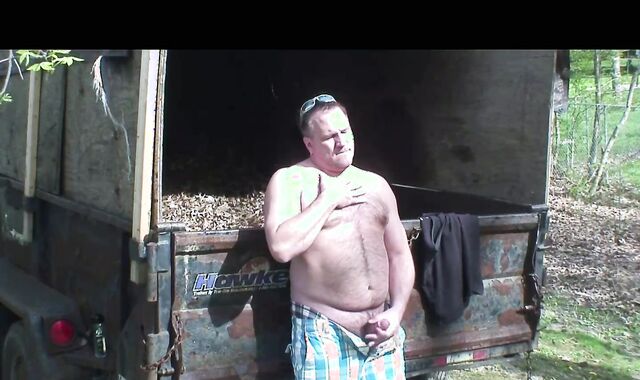 Daddy Mugs Yard Work Yank