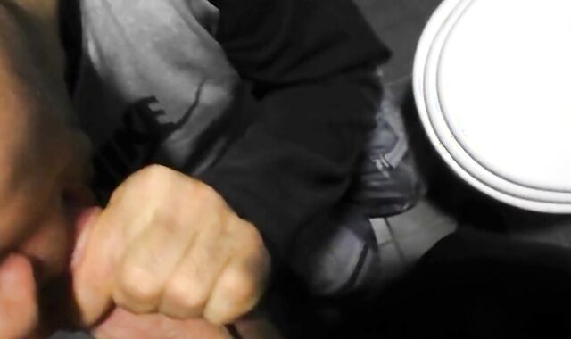 Bucuresti Blowjob - Amateur Gay Cock Sucking