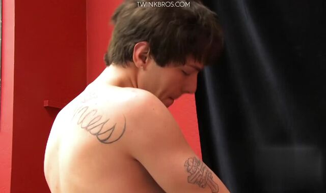 Keith And Skylar'S Suck And Squirt (Skylar James, Keith