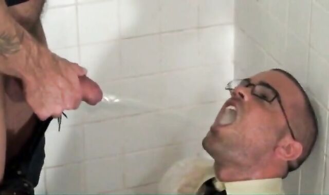 Twink Facial and Piss Shower 2