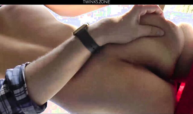 Will Simon In Limo Boys Handjob