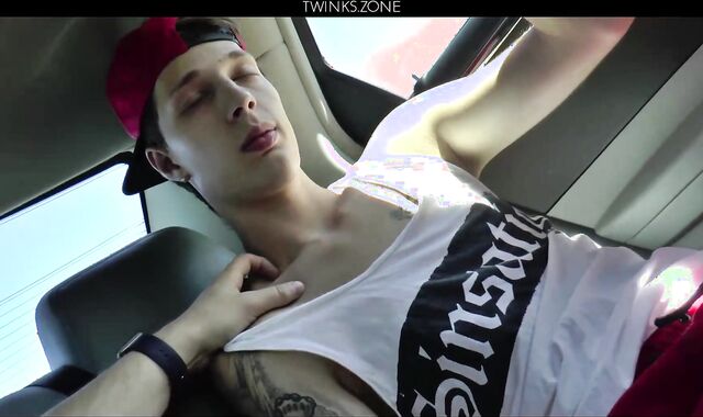 Will Simon In Limo Boys Handjob