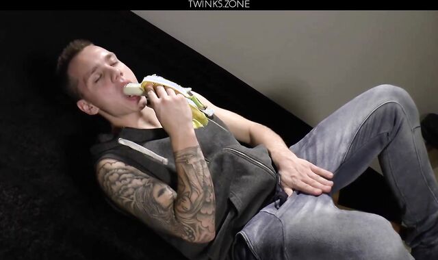 Casting Handjob Part 1 Mickey Rush