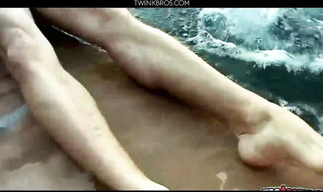 Kelly Cooper ToeGasms by the Pool