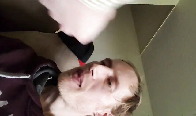 Sperma Schlucken - Amateur Twinks Lecken 2