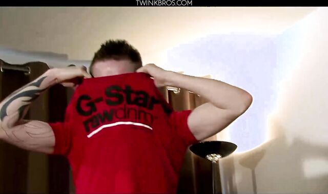 Nick Oval HD twink Porn