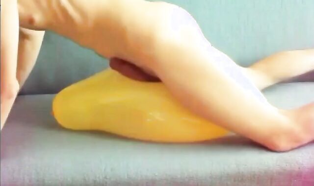 Twink Humps Yellow Balloon to Cum 2