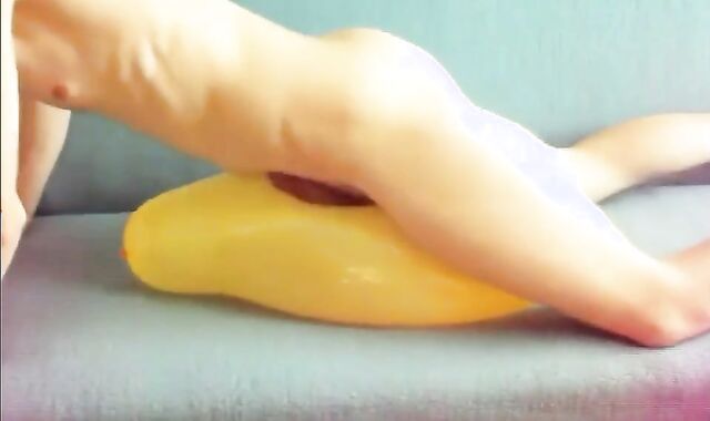 Twink Humps Yellow Balloon to Cum 2