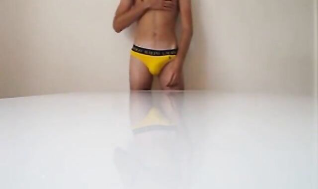 Big-Cock Twink Jerks on Webcam