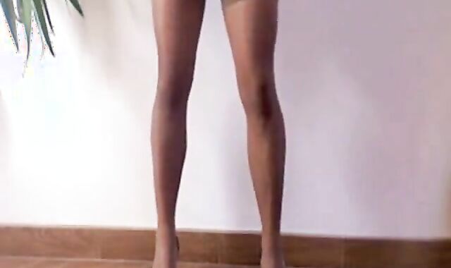 Crossdresser's Perfect Legs 2