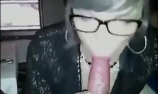 Crossdressing Secretary Gives Amateur Blowjob on Webcam 2