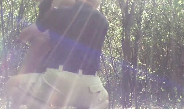 Outdoor Blowjob with an Amateur Crossdresser