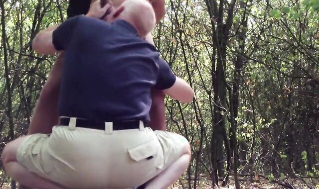 Outdoor Blowjob with an Amateur Crossdresser