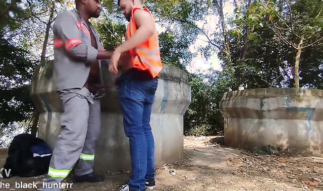 Interracial Fucking in Public Park