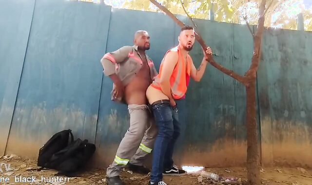 Interracial Fucking in Public Park