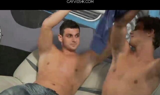 Muscular Hunk Rocky Fox Fucks Sexy Bob Nesta